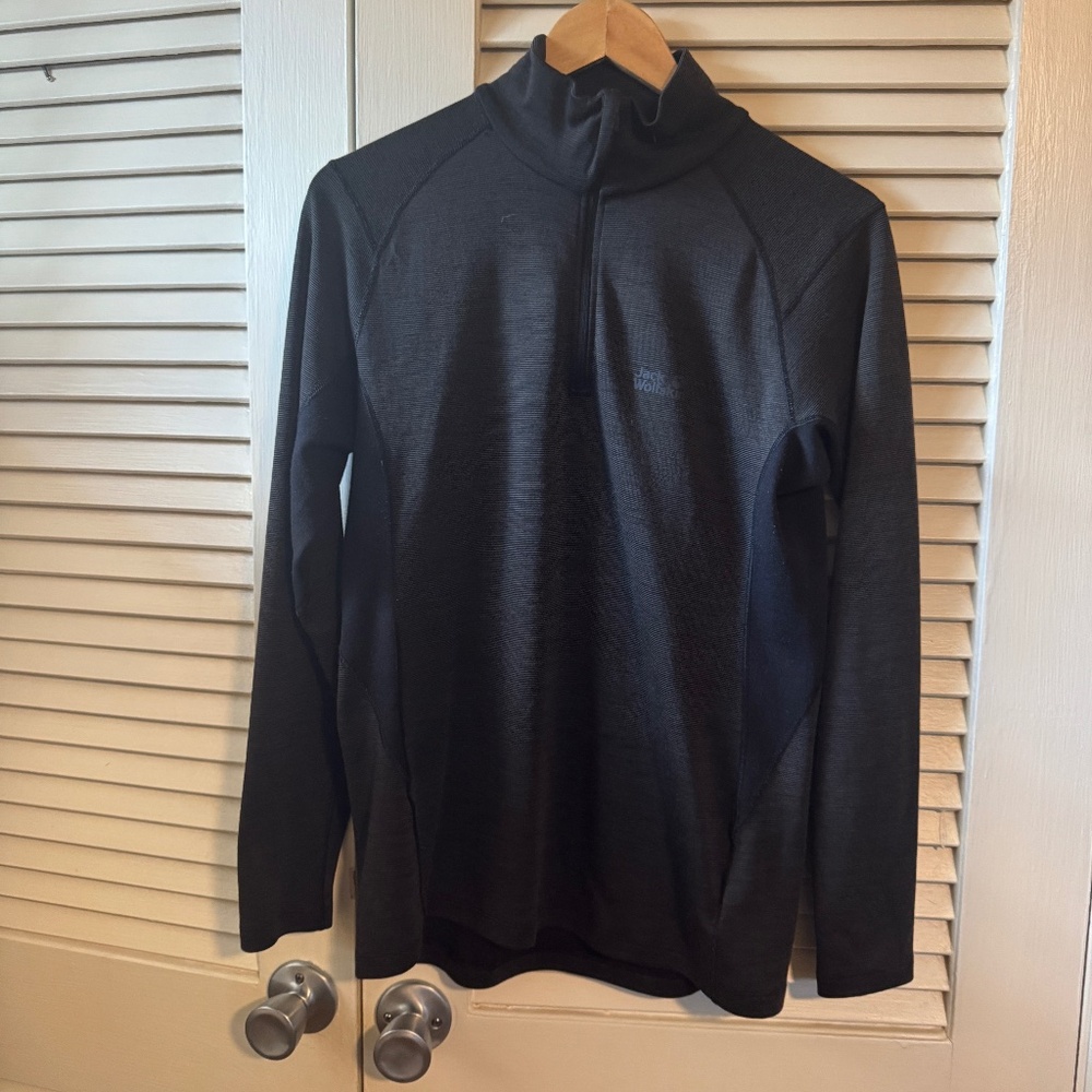 Jack Wolfskin Women’s Quarter-Zip Fleece Pullover — Size L — Black